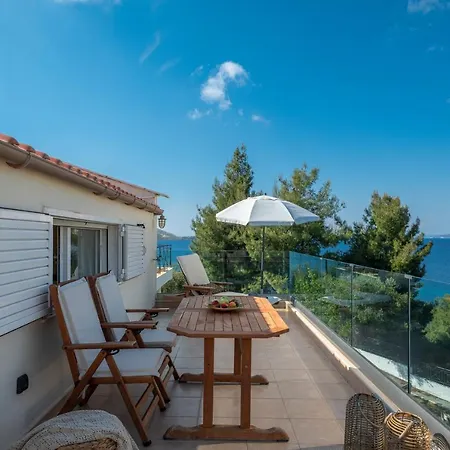 Seaside Paradise *